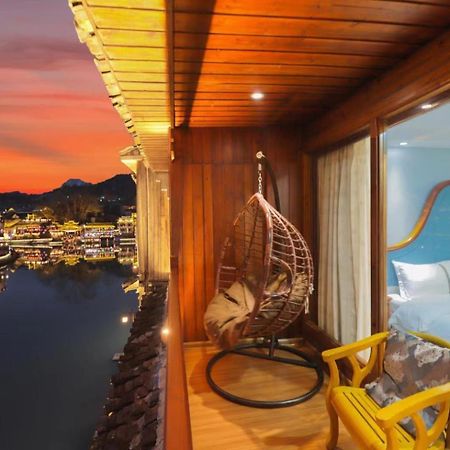 Fenghuang Ancient Town Lazy Cat Riverside Inn 外观 照片