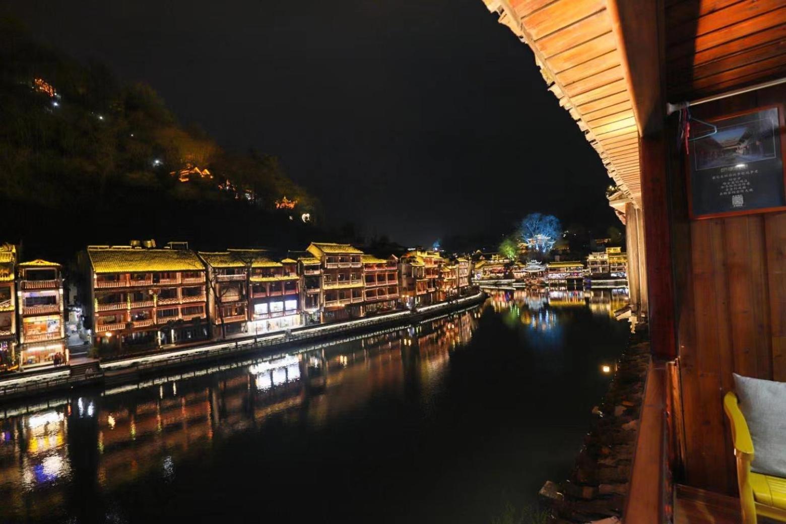 Fenghuang Ancient Town Lazy Cat Riverside Inn 外观 照片