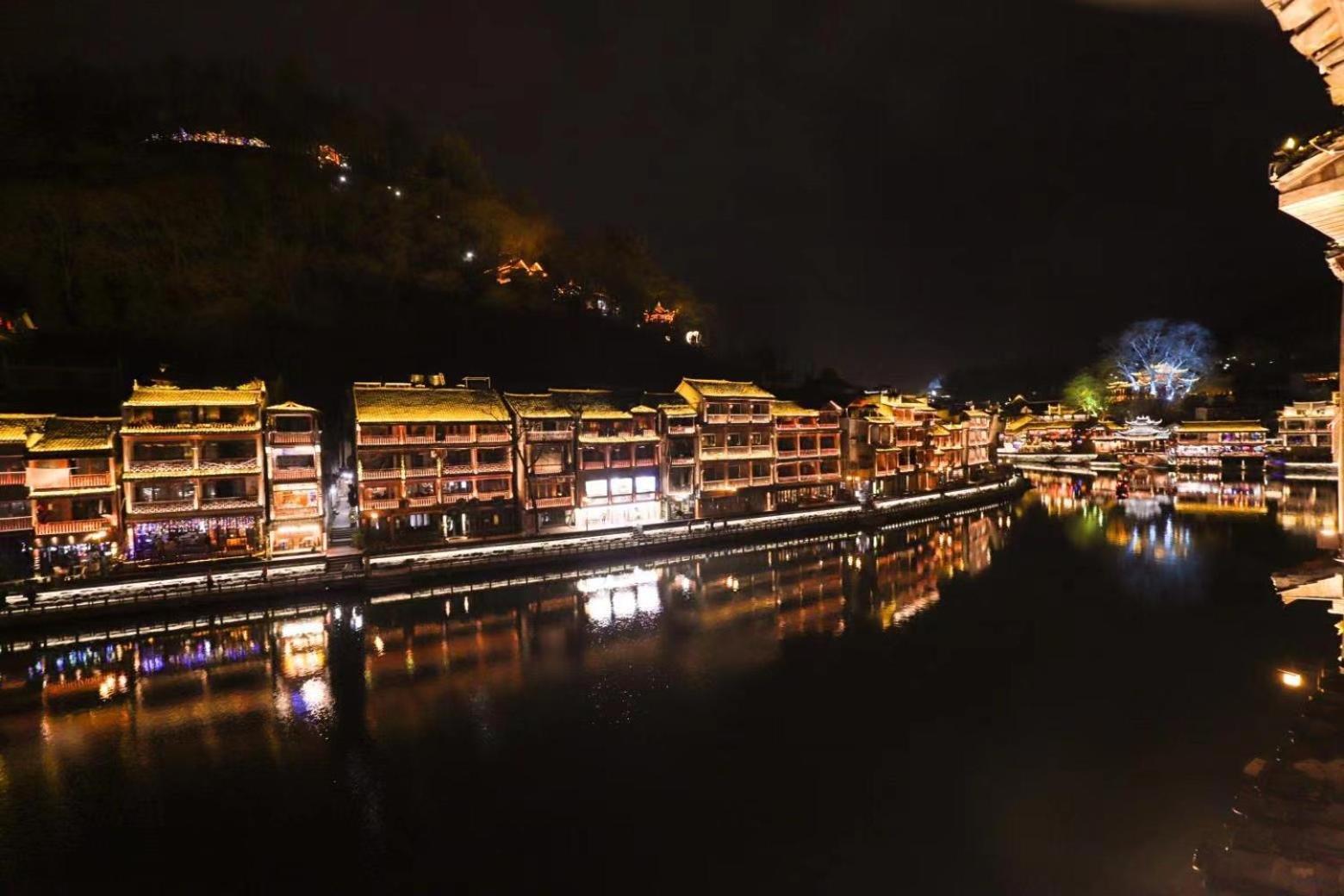 Fenghuang Ancient Town Lazy Cat Riverside Inn 外观 照片