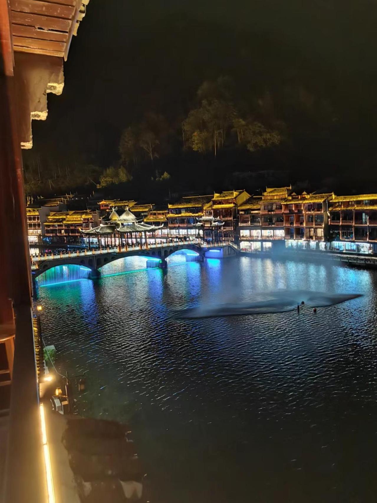Fenghuang Ancient Town Lazy Cat Riverside Inn 外观 照片