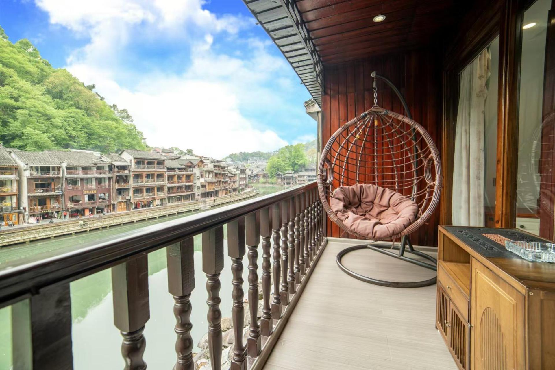 Fenghuang Ancient Town Lazy Cat Riverside Inn 外观 照片