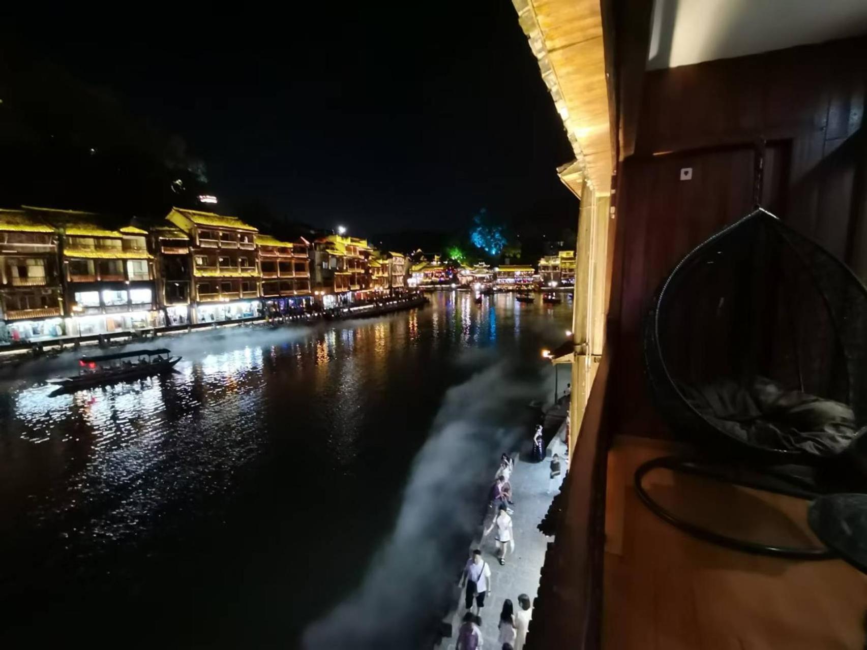 Fenghuang Ancient Town Lazy Cat Riverside Inn 外观 照片