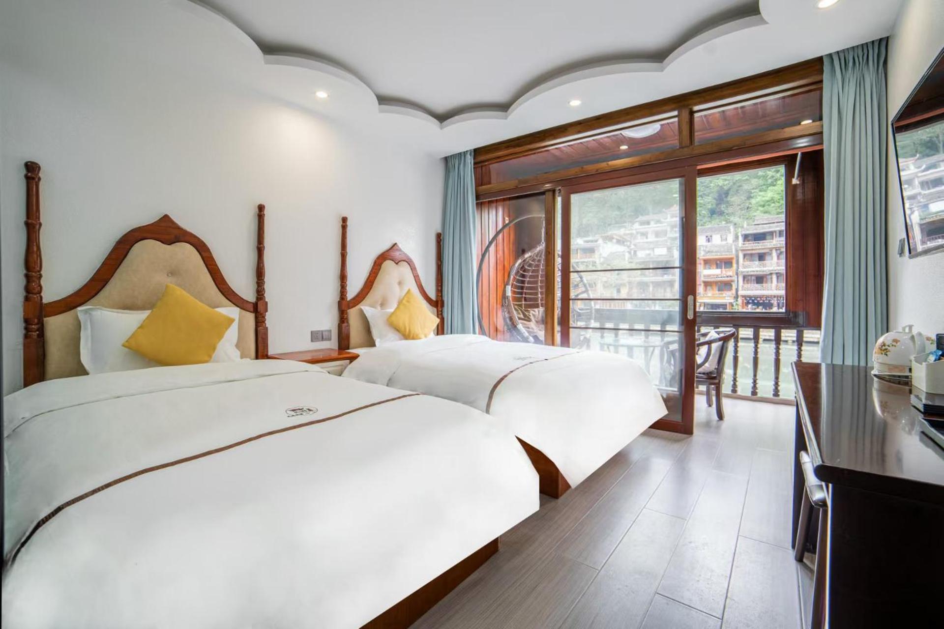 Fenghuang Ancient Town Lazy Cat Riverside Inn 外观 照片
