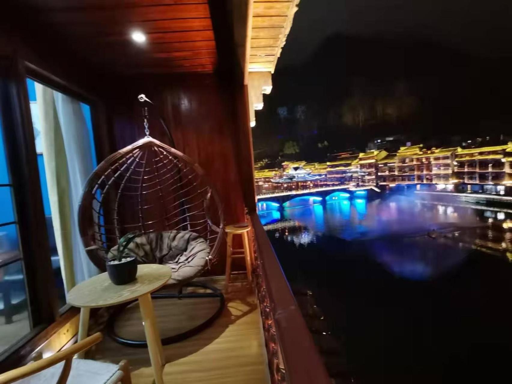 Fenghuang Ancient Town Lazy Cat Riverside Inn 外观 照片