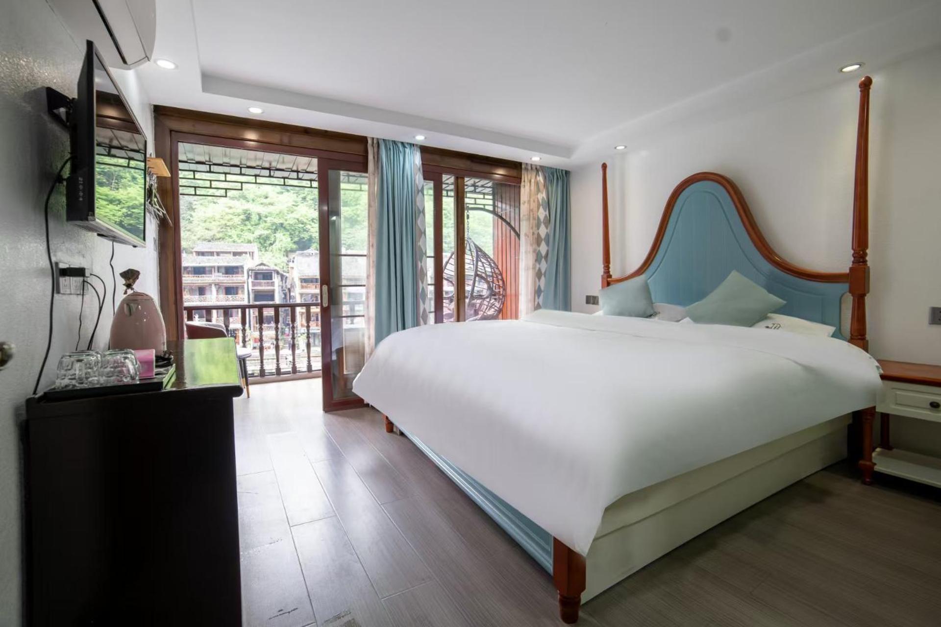 Fenghuang Ancient Town Lazy Cat Riverside Inn 外观 照片
