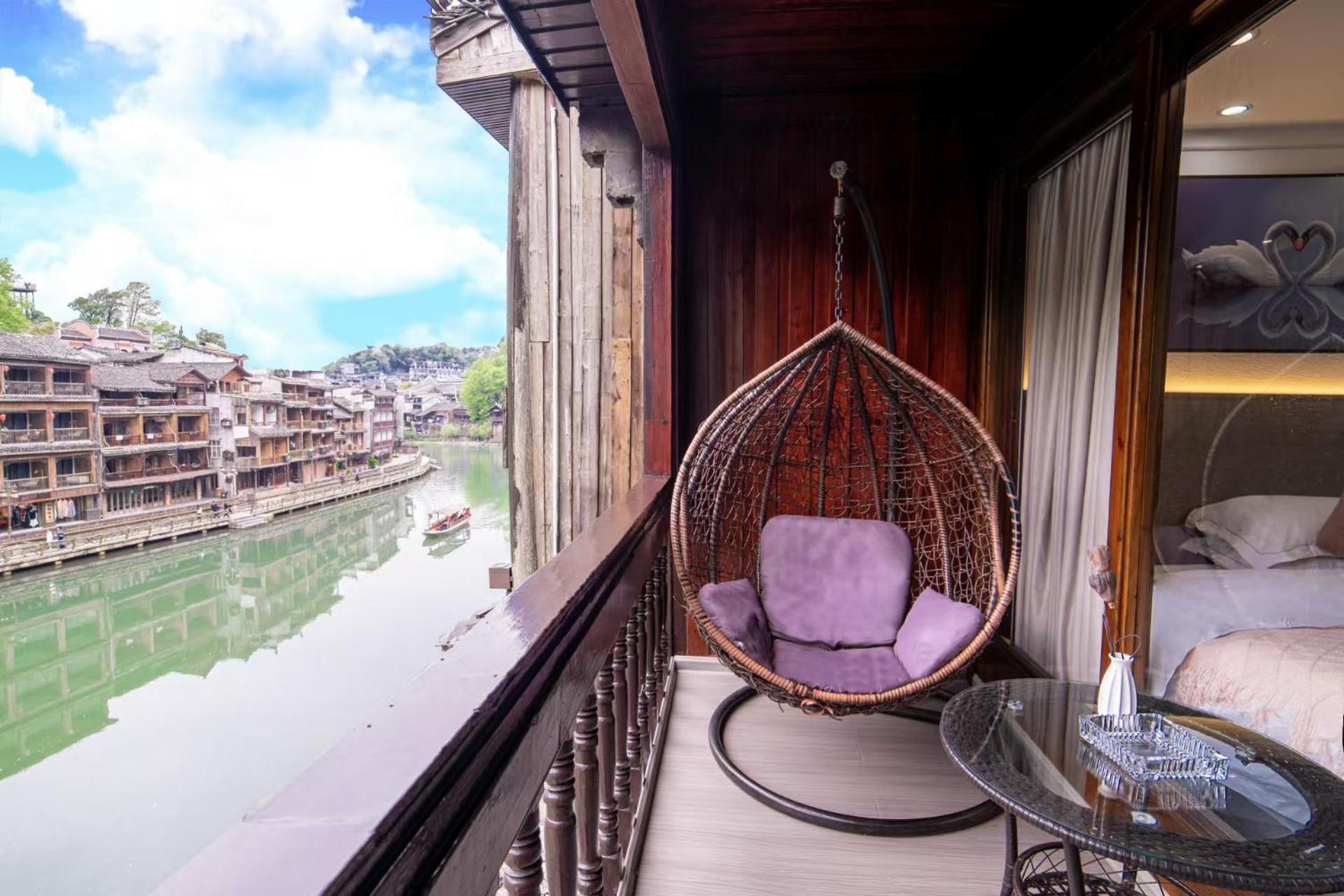 Fenghuang Ancient Town Lazy Cat Riverside Inn 外观 照片