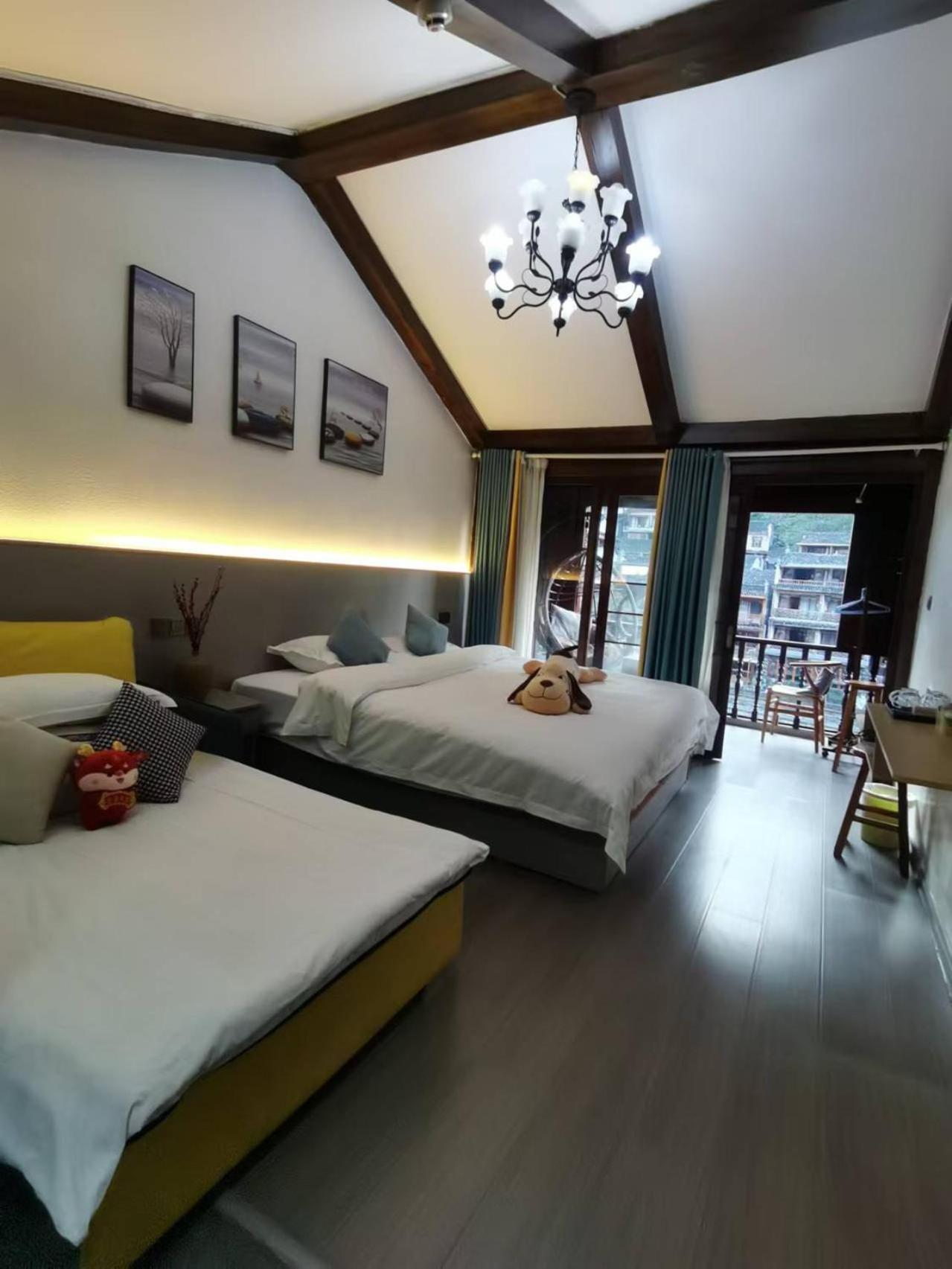 Fenghuang Ancient Town Lazy Cat Riverside Inn 外观 照片